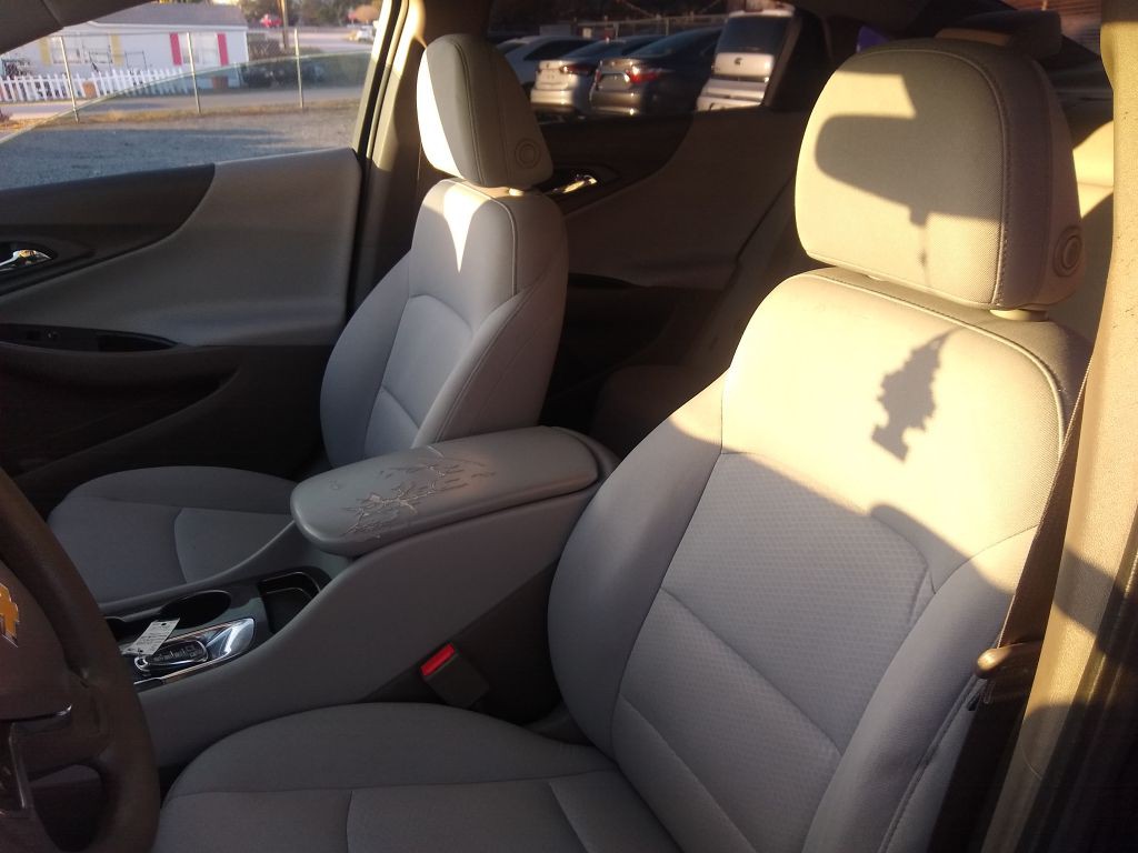 2018 Chevrolet Malibu Image 13