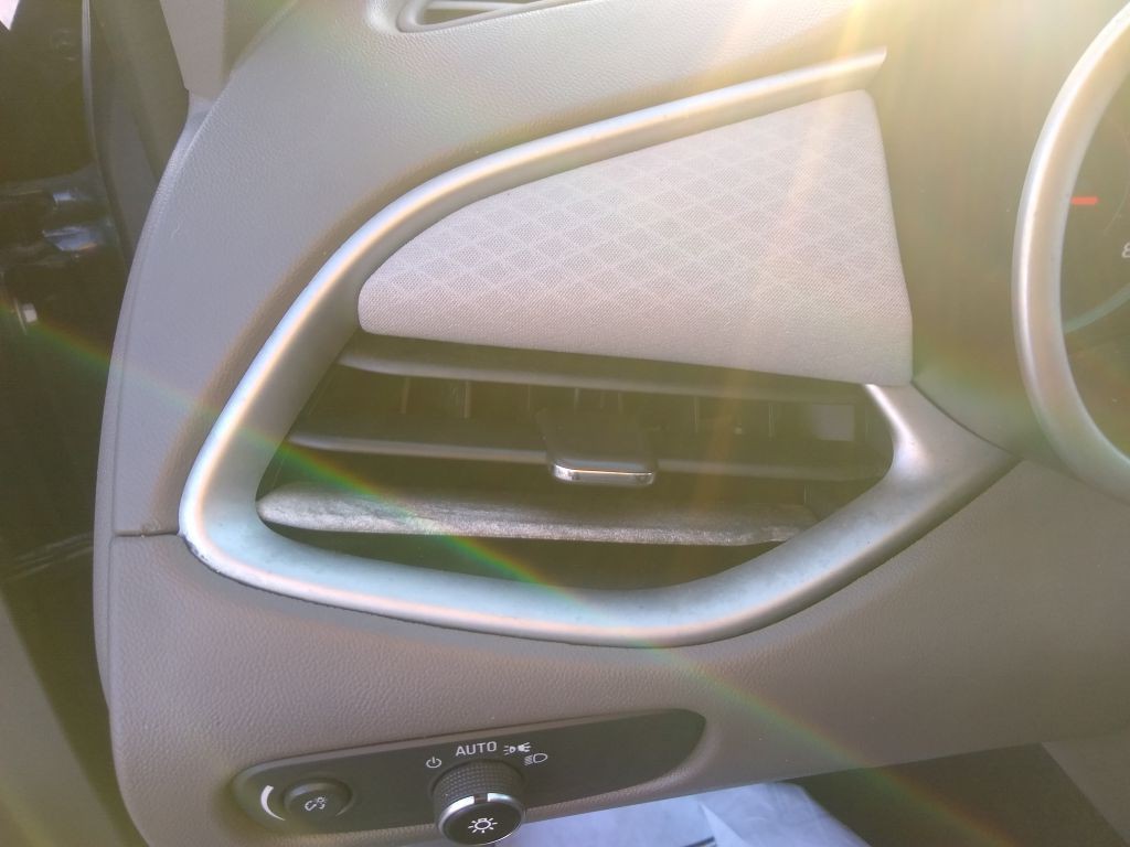 2018 Chevrolet Malibu Image 16