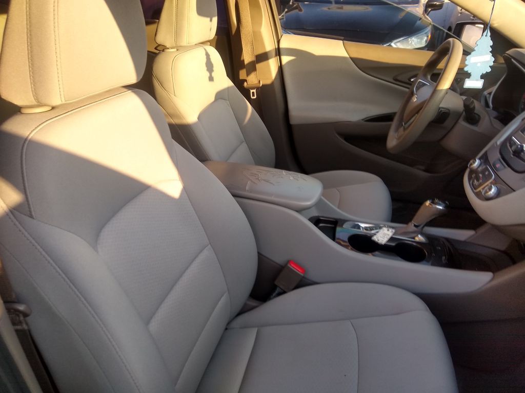 2018 Chevrolet Malibu Image 32