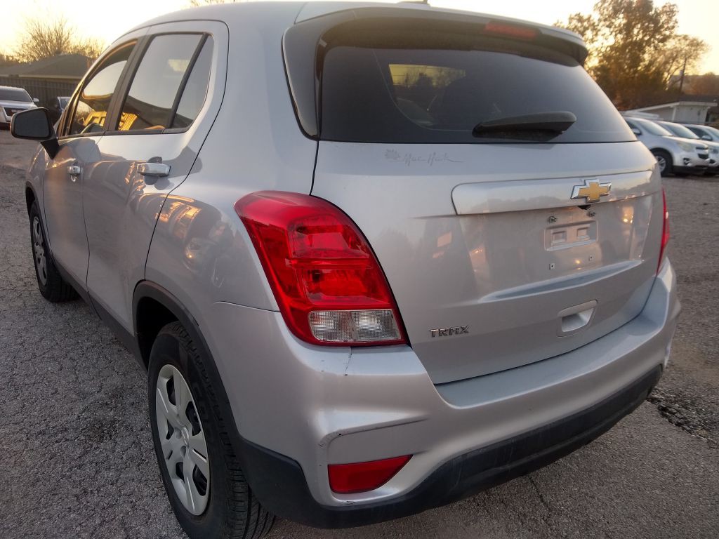 2018 Chevrolet Trax Image 2