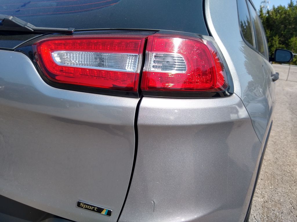 2015 Jeep Cherokee Image 10