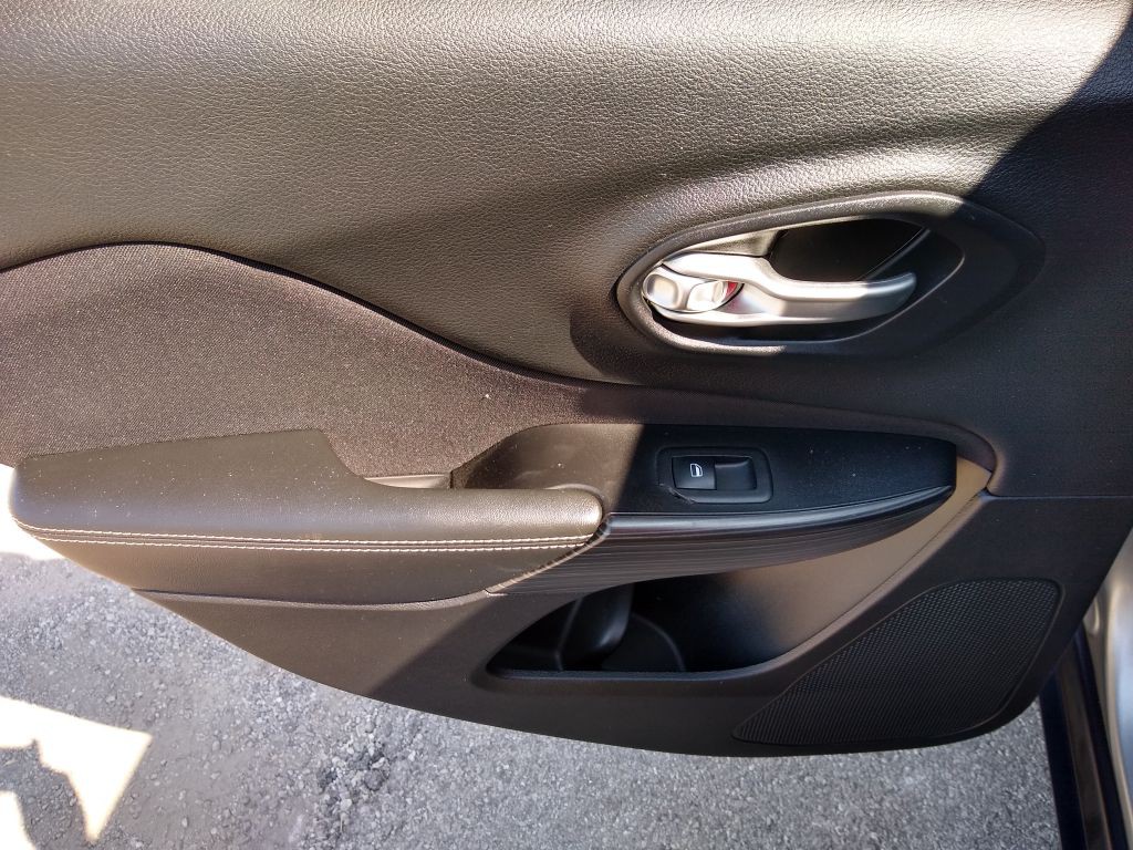 2015 Jeep Cherokee Image 13