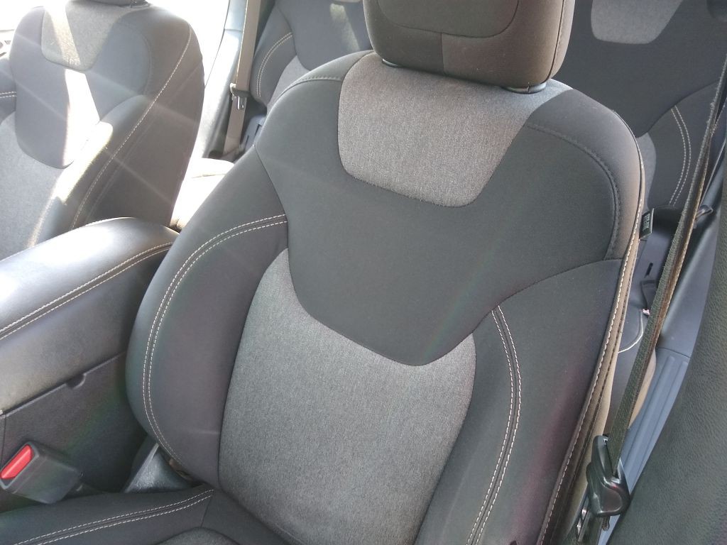 2015 Jeep Cherokee Image 17