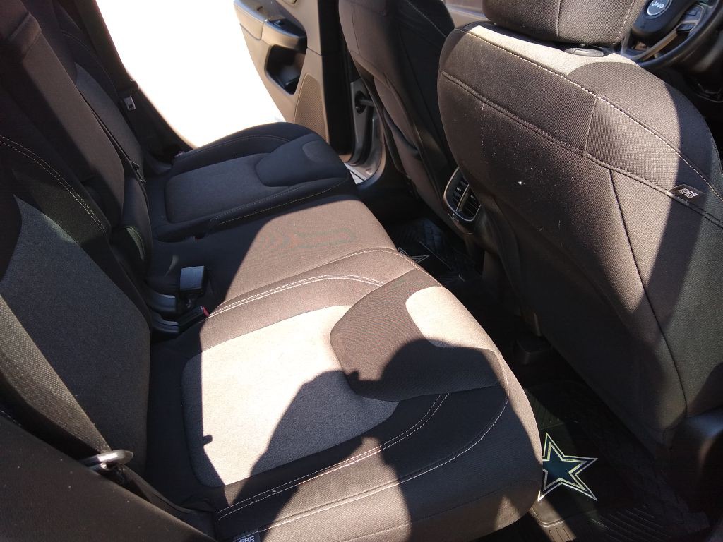 2015 Jeep Cherokee Image 21