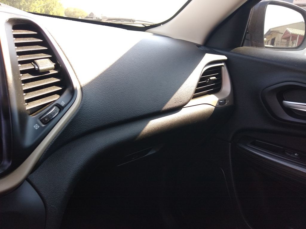 2015 Jeep Cherokee Image 29