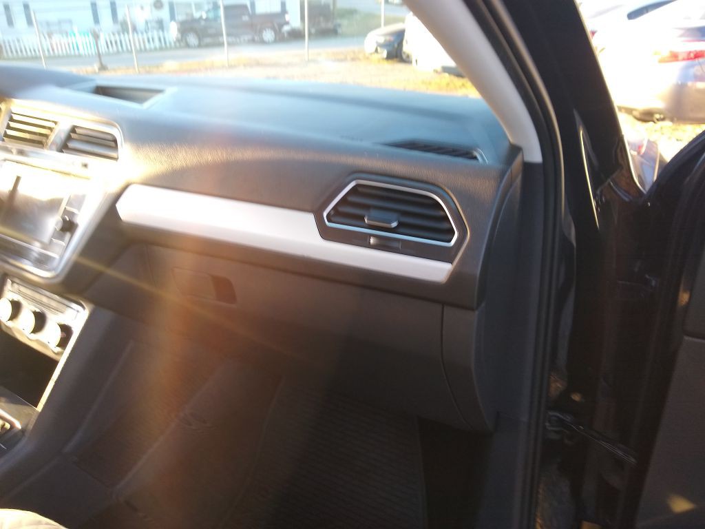 2021 Volkswagen Tiguan Image 38