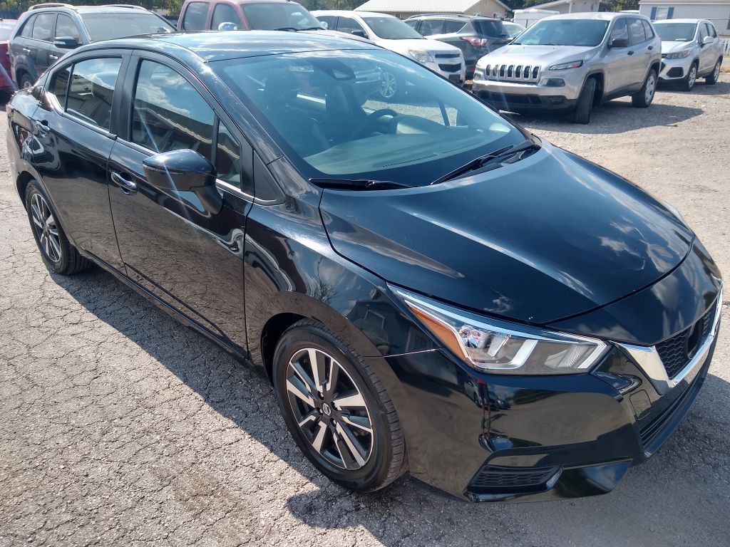 2021 Nissan Versa Image 2