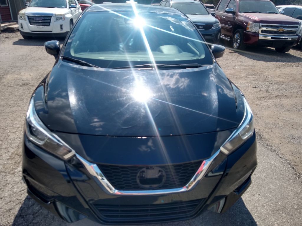 2021 Nissan Versa Image 3