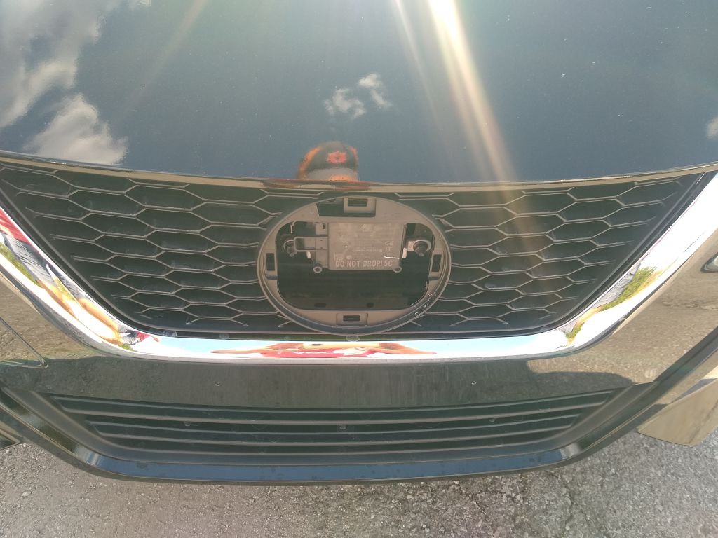 2021 Nissan Versa Image 4