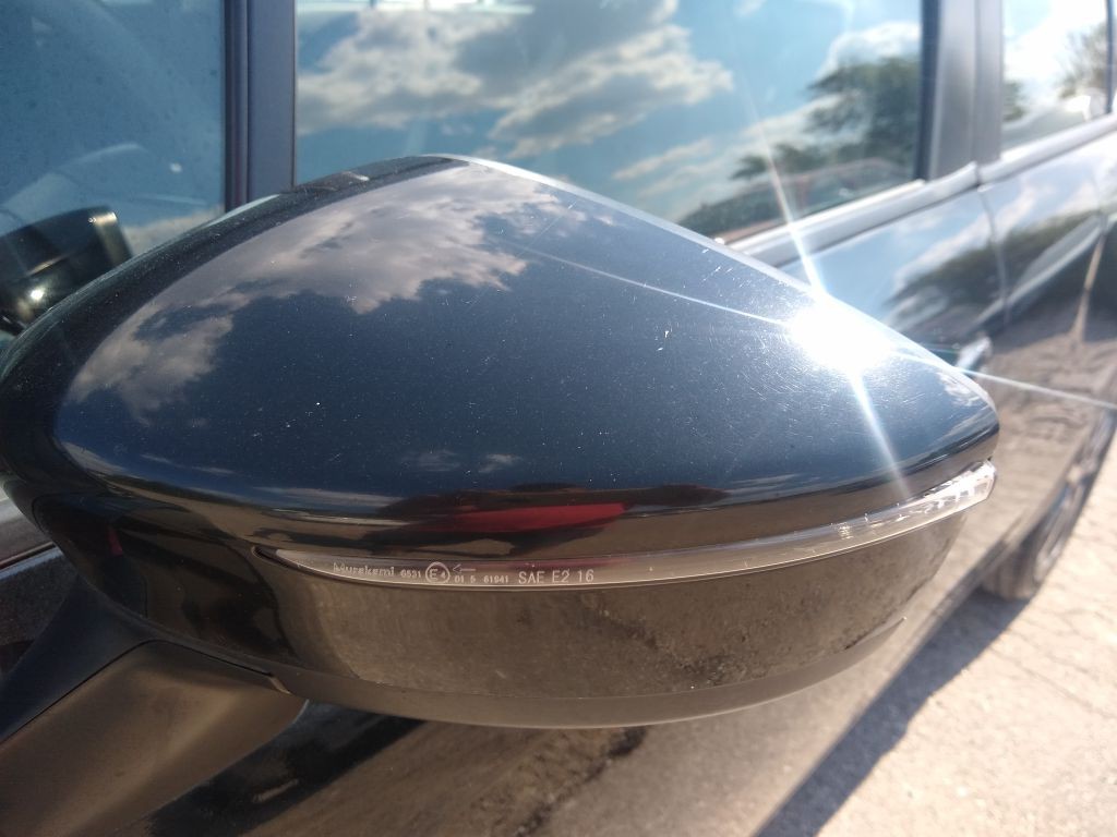 2021 Nissan Versa Image 6