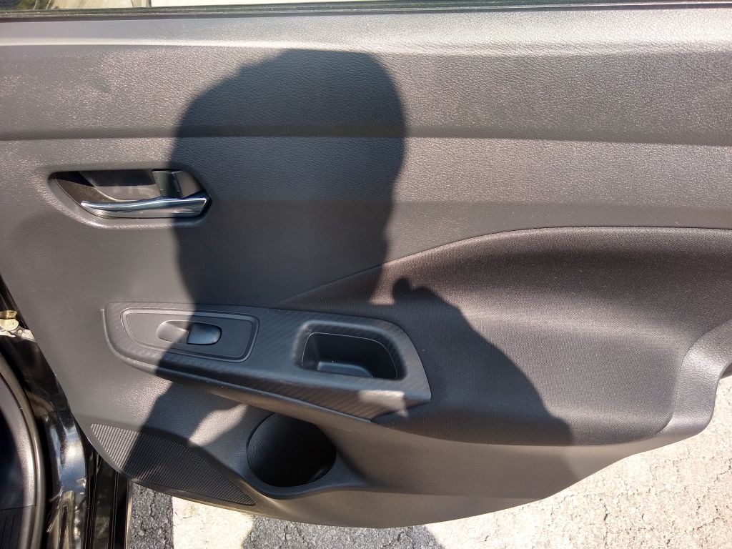 2021 Nissan Versa Image 13