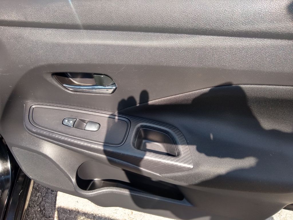 2021 Nissan Versa Image 14