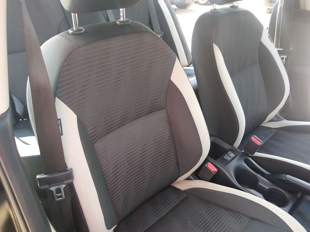 2021 Nissan Versa Image 23