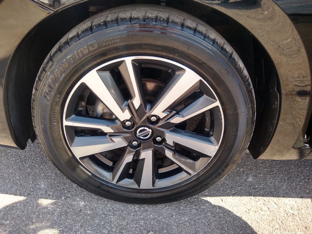 2021 Nissan Versa Image 24