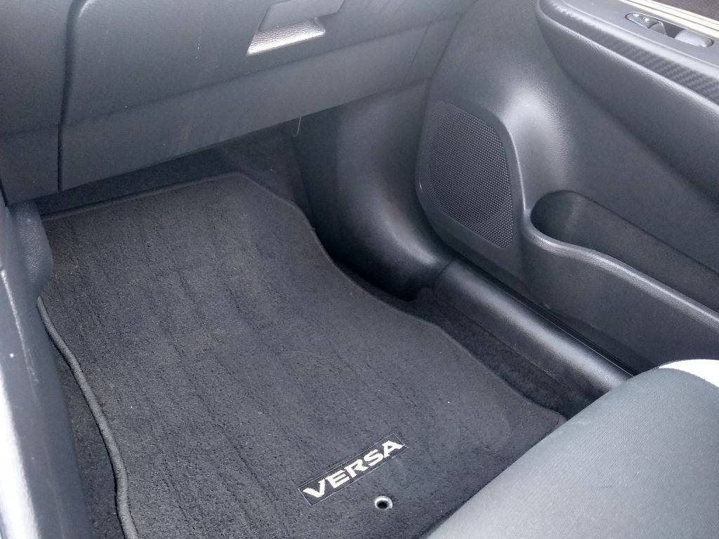 2021 Nissan Versa Image 38