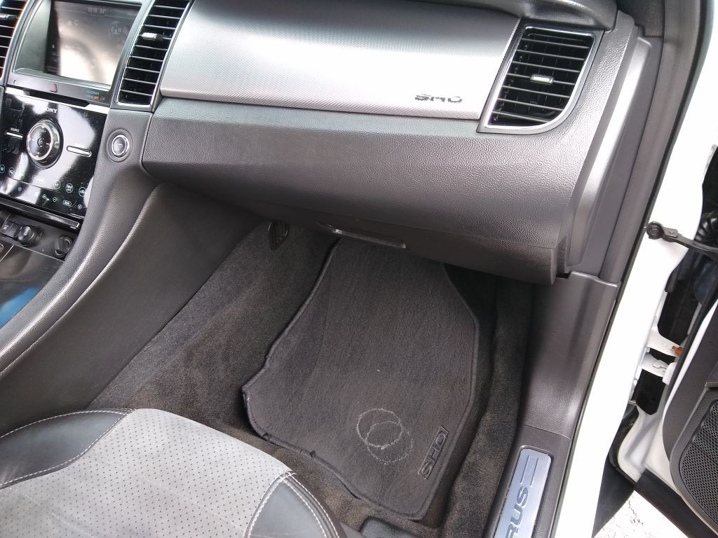 2013 Ford Taurus Image 22