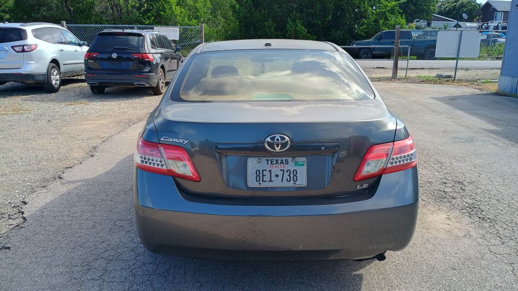 2010 Toyota Camry Image 4