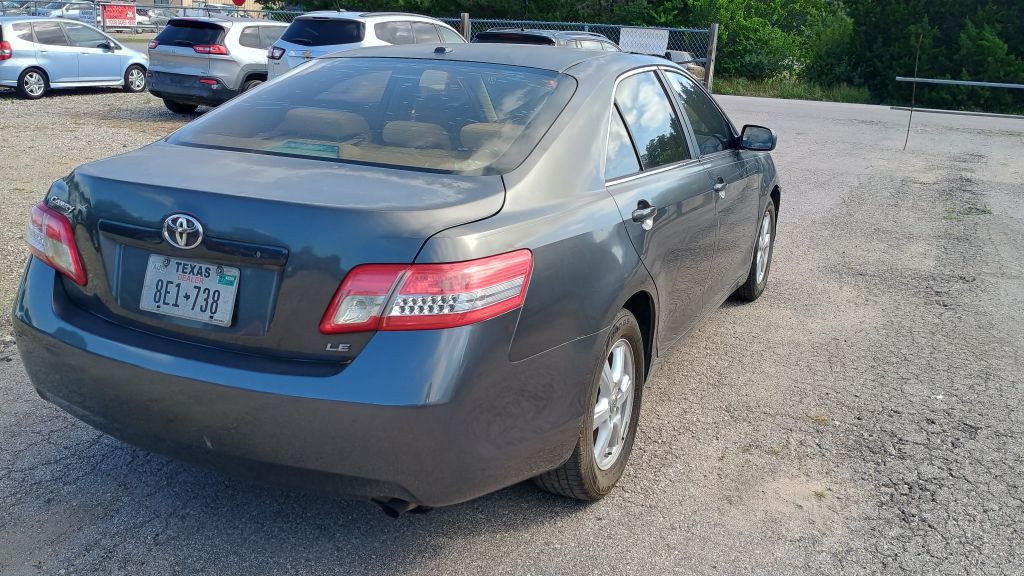 2010 Toyota Camry Image 5