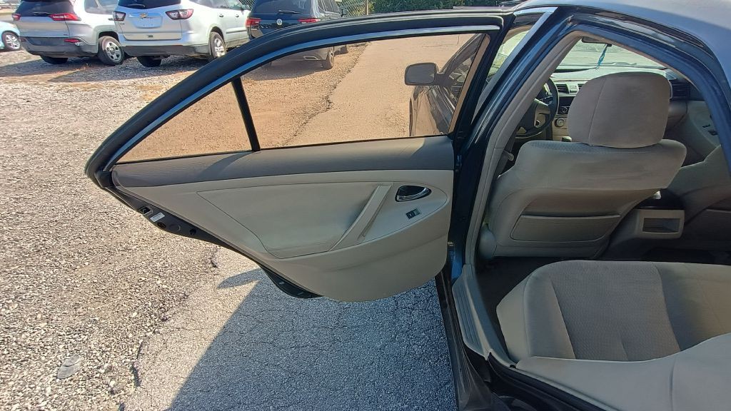 2010 Toyota Camry Image 21