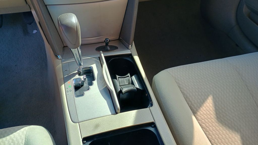 2010 Toyota Camry Image 28