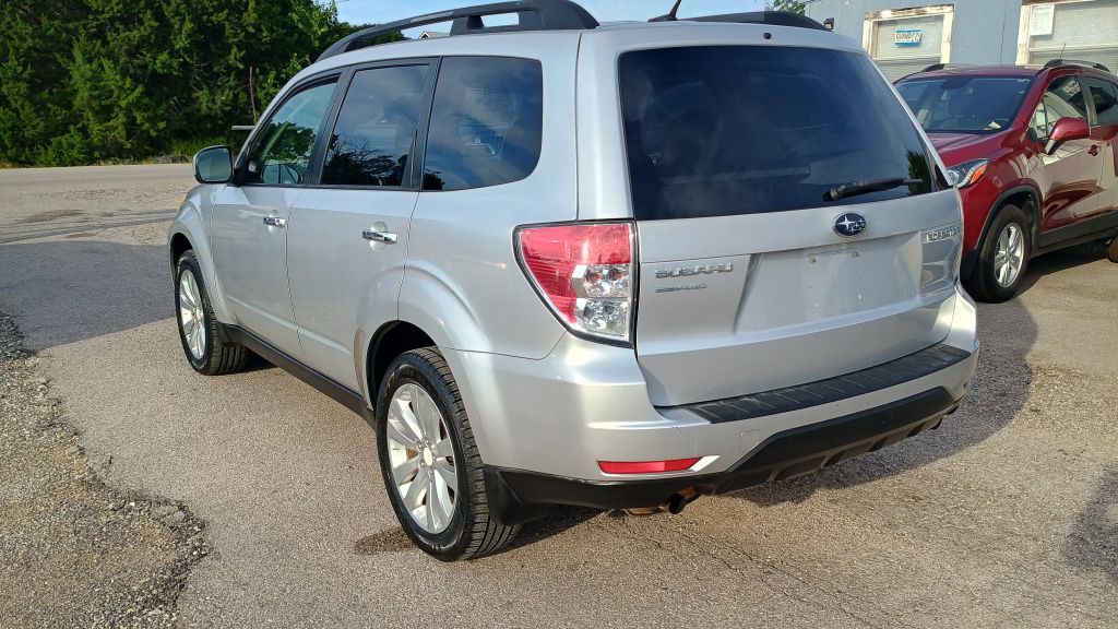 2011 Subaru Forester Image 2