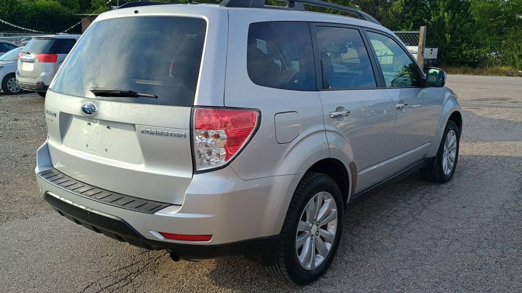 2011 Subaru Forester Image 3