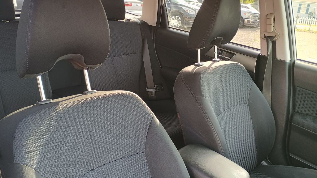 2011 Subaru Forester Image 35
