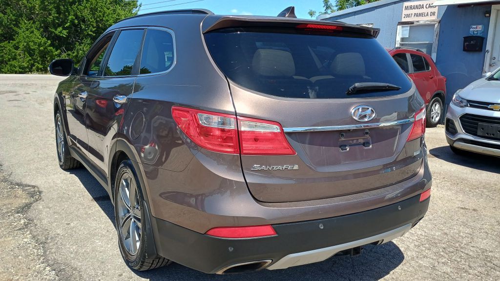 2015 Hyundai Santa Fe Image 2