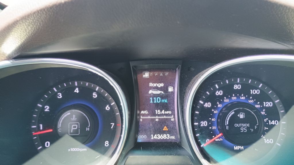 2015 Hyundai Santa Fe Image 10