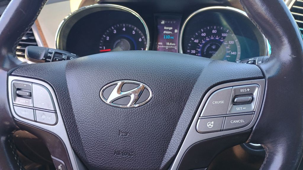 2015 Hyundai Santa Fe Image 11