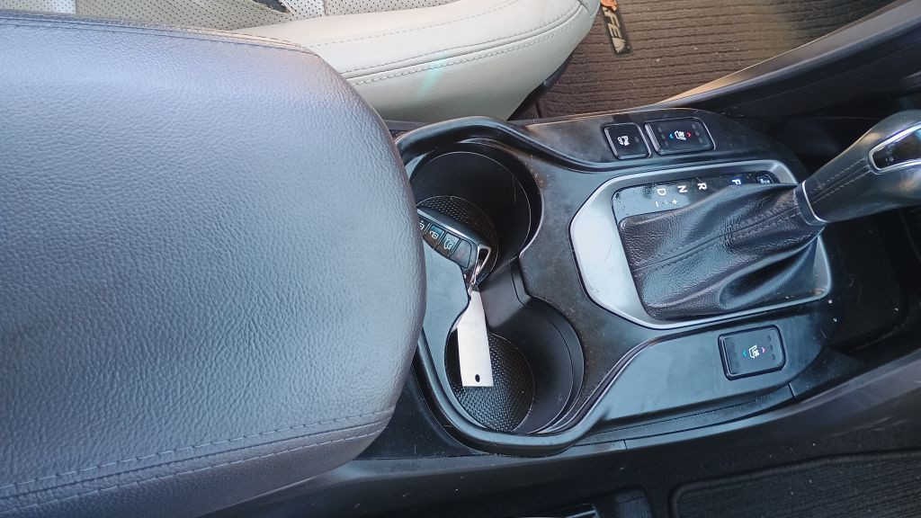 2015 Hyundai Santa Fe Image 15