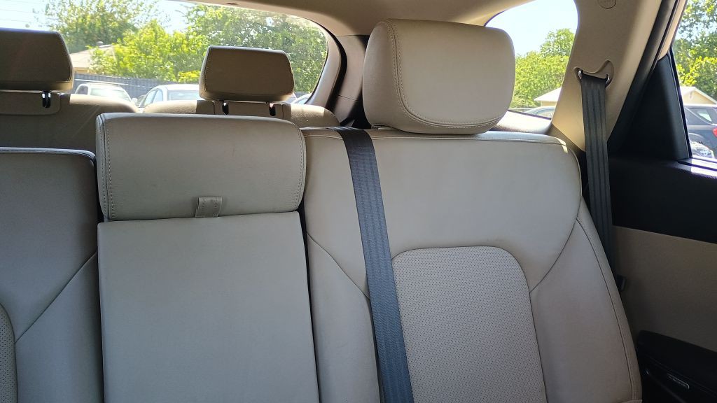 2015 Hyundai Santa Fe Image 17