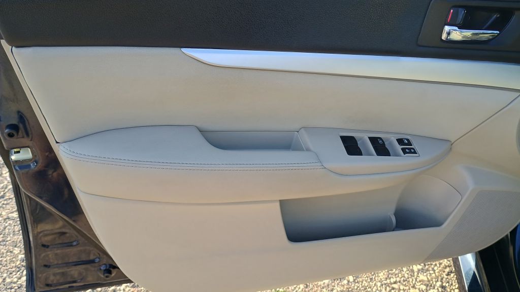 2012 Subaru Legacy Image 6