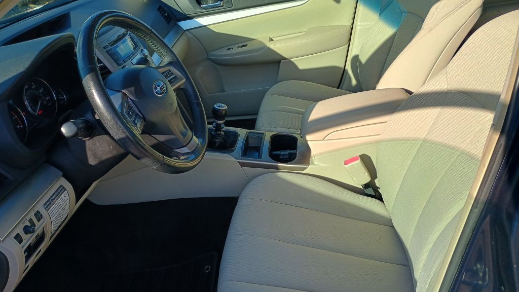 2012 Subaru Legacy Image 8