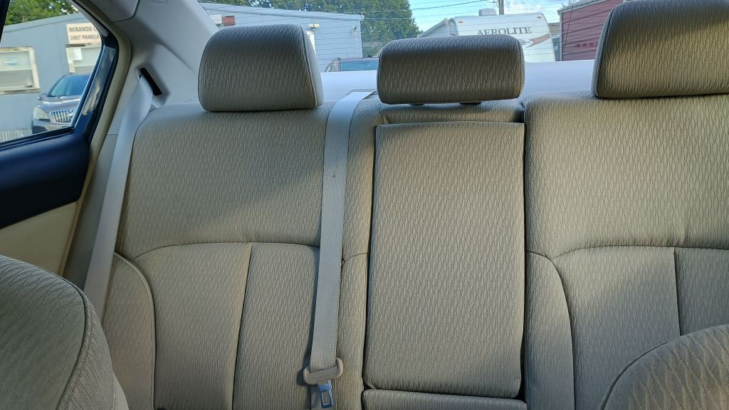 2012 Subaru Legacy Image 16