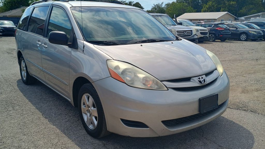 2009 Toyota Sienna Image 4