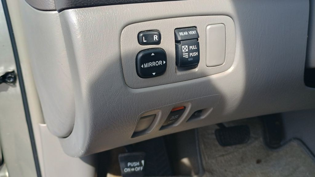 2009 Toyota Sienna Image 6
