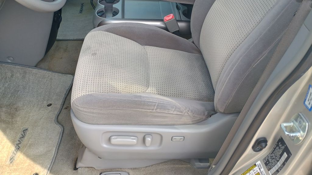 2009 Toyota Sienna Image 8