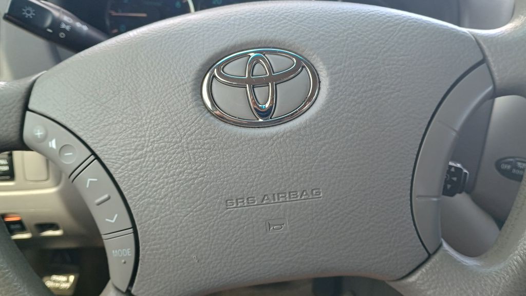 2009 Toyota Sienna Image 11