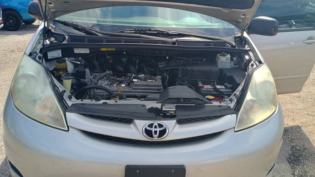 2009 Toyota Sienna Image 34