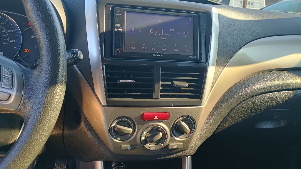 2010 Subaru Forester Image 17