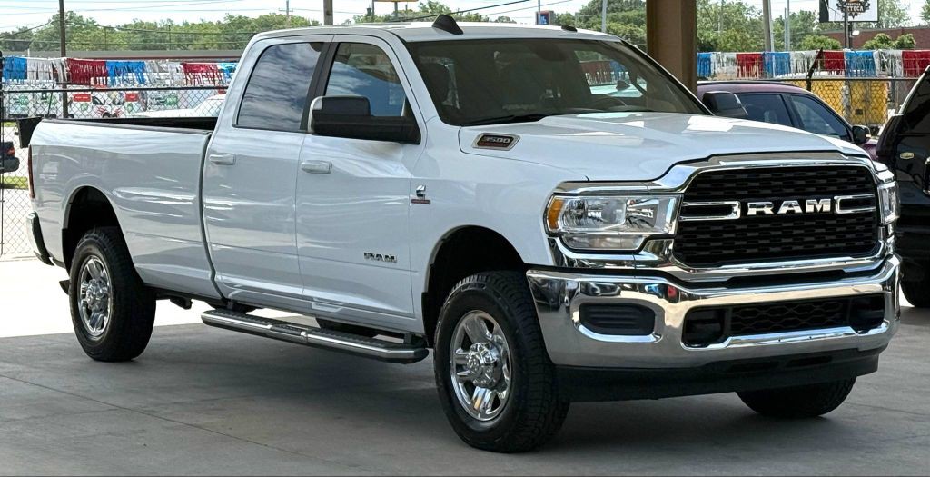 2022 RAM 3500 Image 3