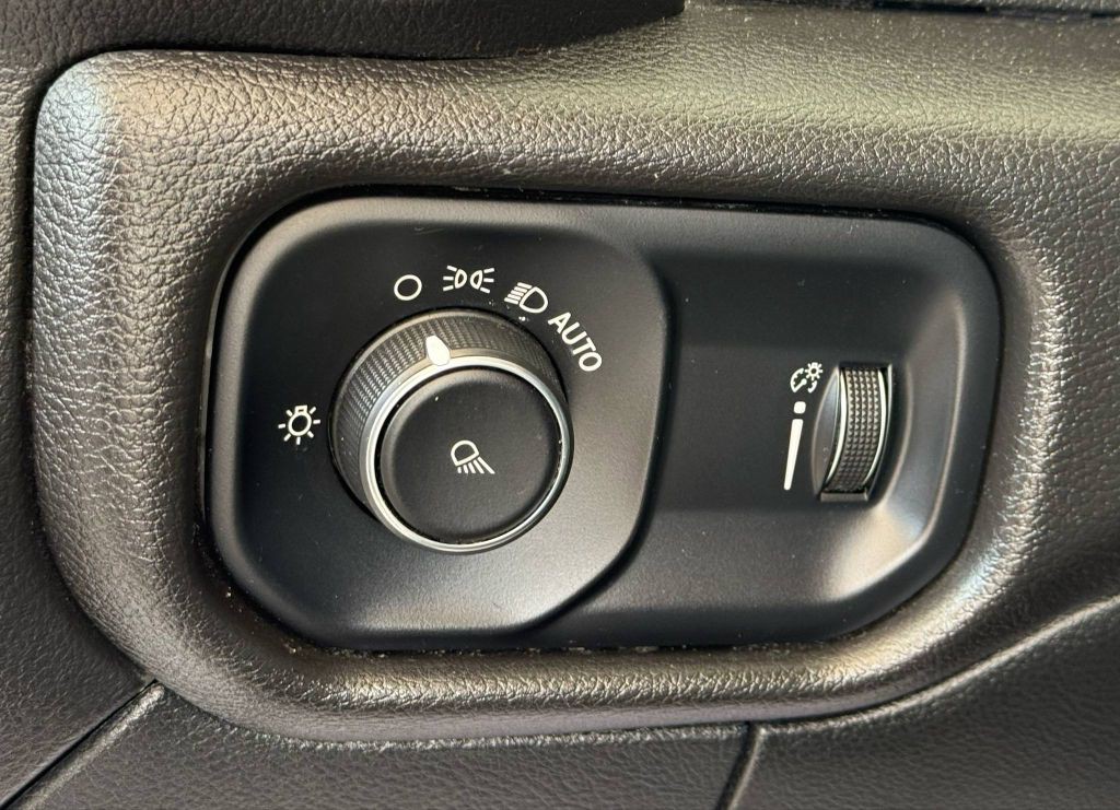 2022 RAM 3500 Image 12