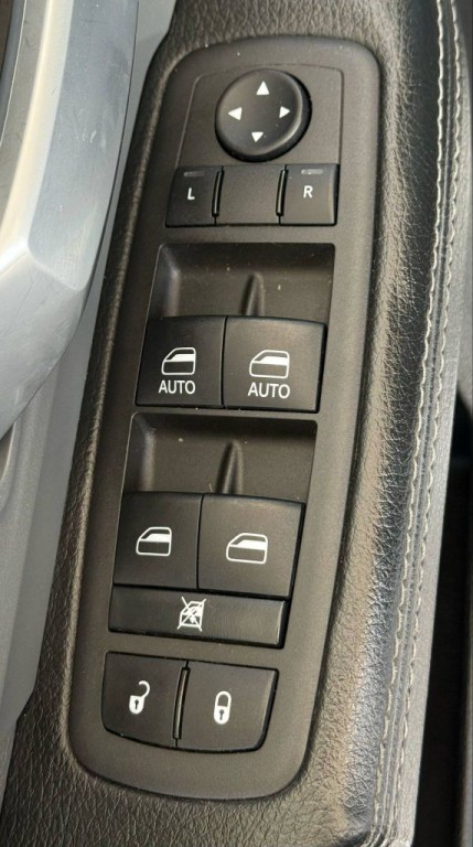 2022 RAM 3500 Image 16