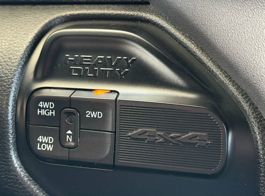 2022 RAM 3500 Image 21