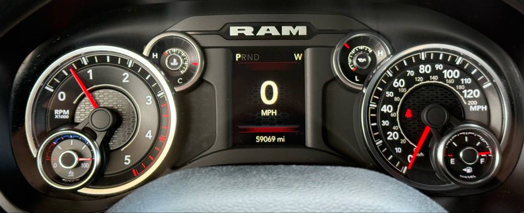 2022 RAM 3500 Image 27