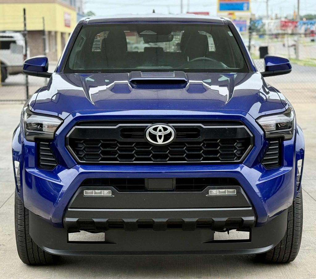 2024 Toyota Tacoma Image 2