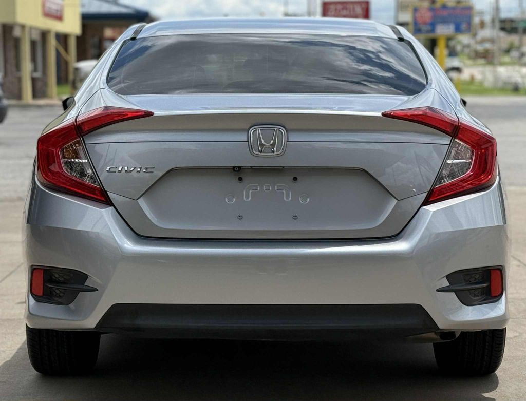 2018 Honda Civic Image 6