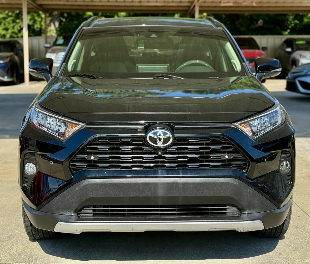 2019 Toyota Rav4 Image 2