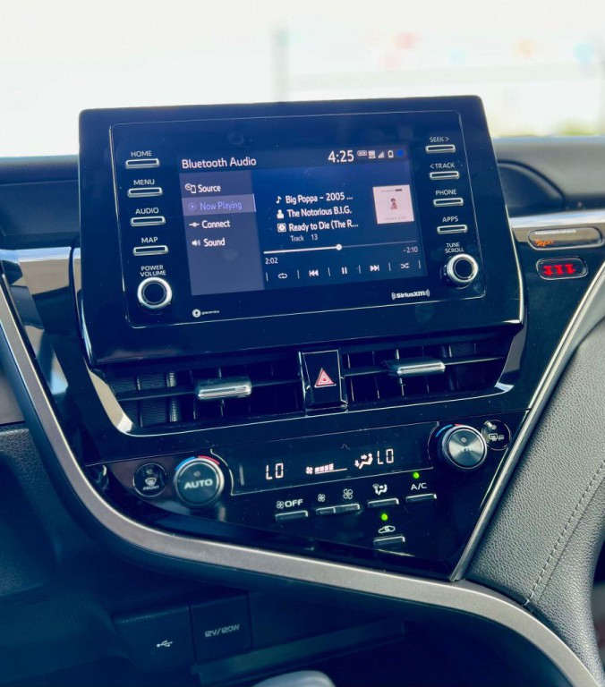 2022 Toyota Camry Image 25